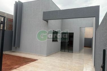 Casa &agrave; venda - 52m&sup2; - Jardim Santiago