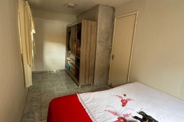 Casa &agrave; venda - 75m&sup2; - Conjunto Residencial Guarani III