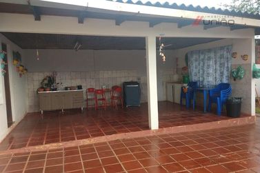 Sala Comercial &agrave; venda - 180m&sup2; - Zona I