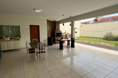 Sobrado &agrave; venda - 360m&sup2; - Zona III