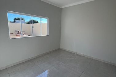 Casa &agrave; venda - 200m&sup2; - Jardim Real