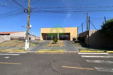 Casa &agrave; venda - 120m&sup2; - ZONA VI