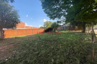 Terreno &agrave; venda - 305m&sup2; - CENTRO