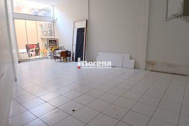 Sal&atilde;o Comercial para alugar - 430m&sup2; - Zona III