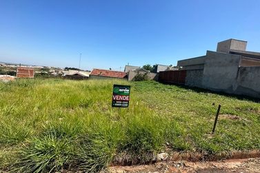 Terreno &agrave; venda - 184m&sup2; - Jardim Colorado