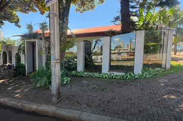 Casa &agrave; venda - 240m&sup2; - Centro