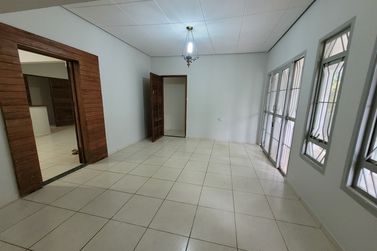 Casa para alugar - 324m&sup2; - Zona I