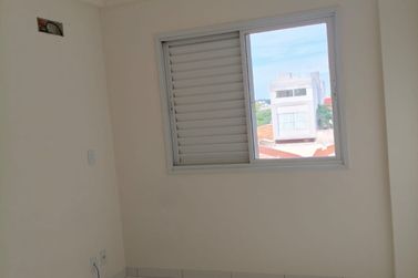Apartamento para alugar - 80m&sup2; - ZONA II