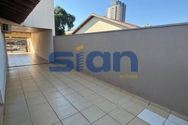 Casa para alugar - 350m&sup2; - Zona III