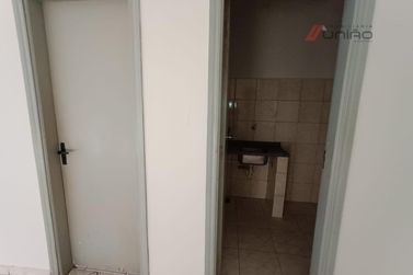 Sal&atilde;o Comercial para alugar - 880m&sup2; - Zona III