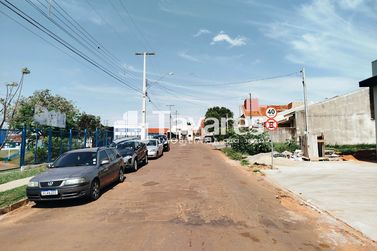 Sal&atilde;o Comercial &agrave; venda - 300m&sup2; - Jardim dos Pioneiros II