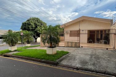 Casa &agrave; venda - 216m&sup2; - Jardim Birigui