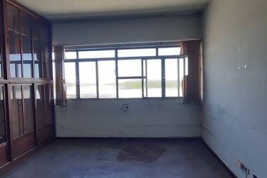 Sal&atilde;o Comercial para alugar - 150m&sup2; - Centro