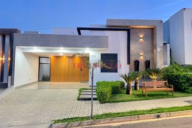 Casa &agrave; venda - 154m&sup2; - PAYSAGE UNIQUE CONDOMINIO