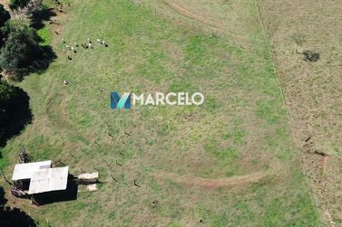 Ch&aacute;cara &agrave; venda - 42m&sup2; - Zona Rural