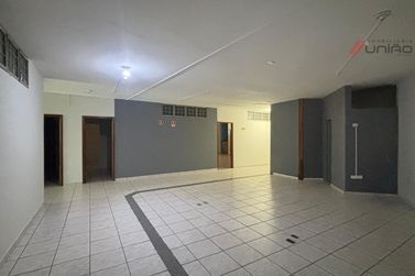 Sal&atilde;o Comercial para alugar - Zona III