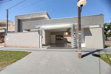 Casa &agrave; venda - 130m&sup2; - Jardim Tropical