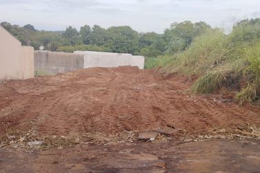 Terreno &agrave; venda - 330m&sup2; - Jardim Para&iacute;so