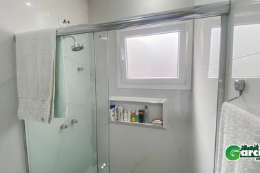 Casa &agrave; venda - 256m&sup2; - -