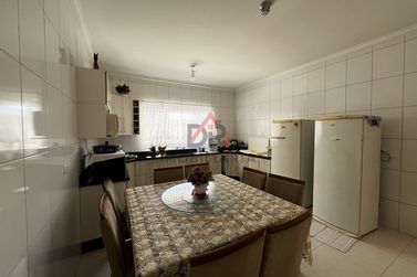 Casa &agrave; venda - 314m&sup2; - Zona III