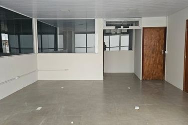 Sal&atilde;o Comercial para alugar - 386m&sup2; - Parque Residencial Interlagos