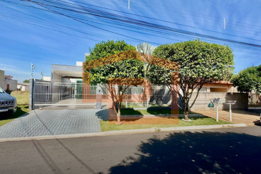 Casa &agrave; venda - 214m&sup2; - Jardim Tamoio