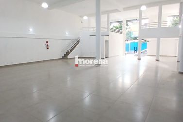 Sal&atilde;o Comercial para alugar - 800m&sup2; - Zona II