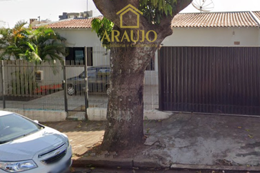 Casa para alugar - 380m&sup2; - Zona I