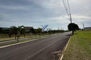Terreno &agrave; venda - 560m&sup2; - Avenida De Frente Ao Shopping Palladium