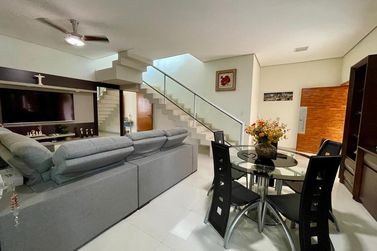 Casa &agrave; venda - 338m&sup2; - ZONA I