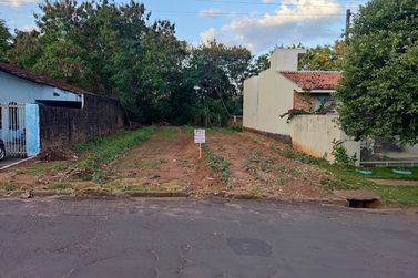 Terreno &agrave; venda - 308m&sup2; - Jardim Canada II