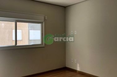 Apartamento &agrave; venda - 180m&sup2; - Zona III