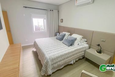 Casa &agrave; venda - 256m&sup2; - -