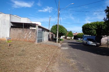 Terreno &agrave; venda - 181m&sup2; - Jardim Oriente