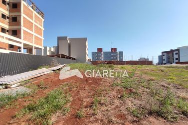 Terreno &agrave; venda - 450m&sup2; - VILA BECKER
