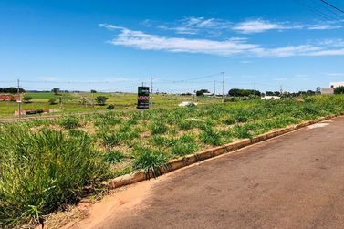 Terreno &agrave; venda - 216m&sup2; - Parque Residencial Metropolitano