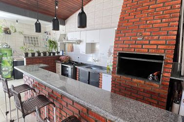 Sobrado &agrave; venda - 200m&sup2; - Zona II