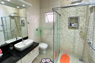 Casa &agrave; venda - 330m&sup2; - .