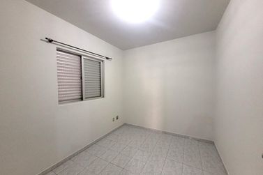 Apartamento para alugar - 81m&sup2; - Zona III