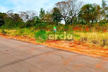 Terreno &agrave; venda - 360m&sup2; - Parque Firenze