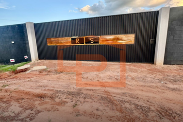 Ch&aacute;cara &agrave; venda - 2000m&sup2; - Zona Rural