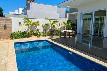 Casa &agrave; venda - 315m&sup2; - RESID. ROYAL GARDEN