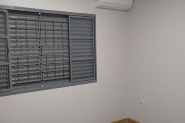 Casa para alugar - 100m&sup2; - Jardim Alphaville