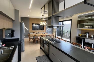 Sobrado &agrave; venda - 250m&sup2; - Condom&iacute;nio Essenza