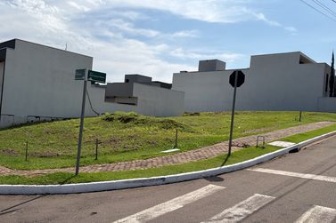 Terreno &agrave; venda - 327m&sup2; - PARQUE RESIDENCIAL INTERLAGOS II