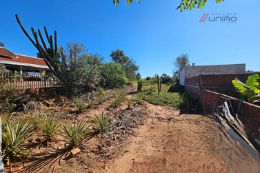 Terreno &agrave; venda - 9838m&sup2; - Zona IV