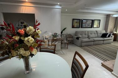 Casa &agrave; venda - 275m&sup2; - Zona VII