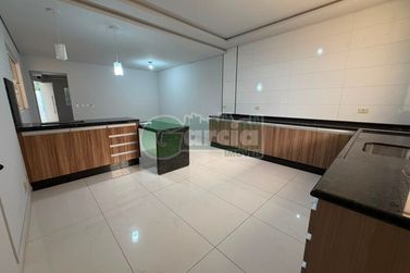 Sobrado para alugar - Zona III