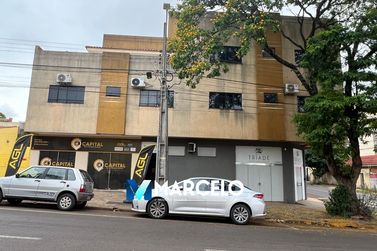 Sala Comercial &agrave; venda - 780m&sup2; - Zona II