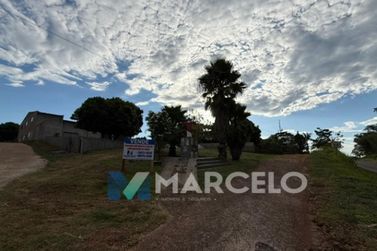 Ch&aacute;cara &agrave; venda - 2800m&sup2; - Zona Rural